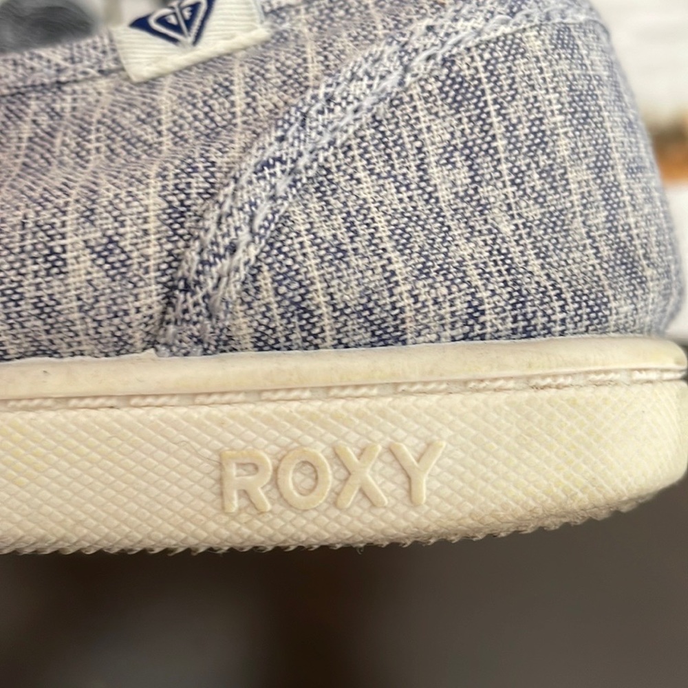 Adorable Roxy shoes 👟 - Picture 4 of 6